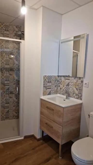 Апартаменты Chez Nous Chez Vous Гурдон-ан-Керси 0*,