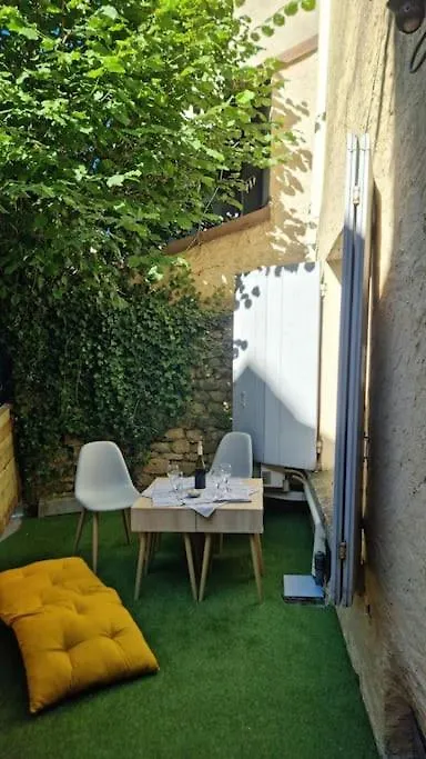 Апартаменты Chez Nous Chez Vous Гурдон-ан-Керси